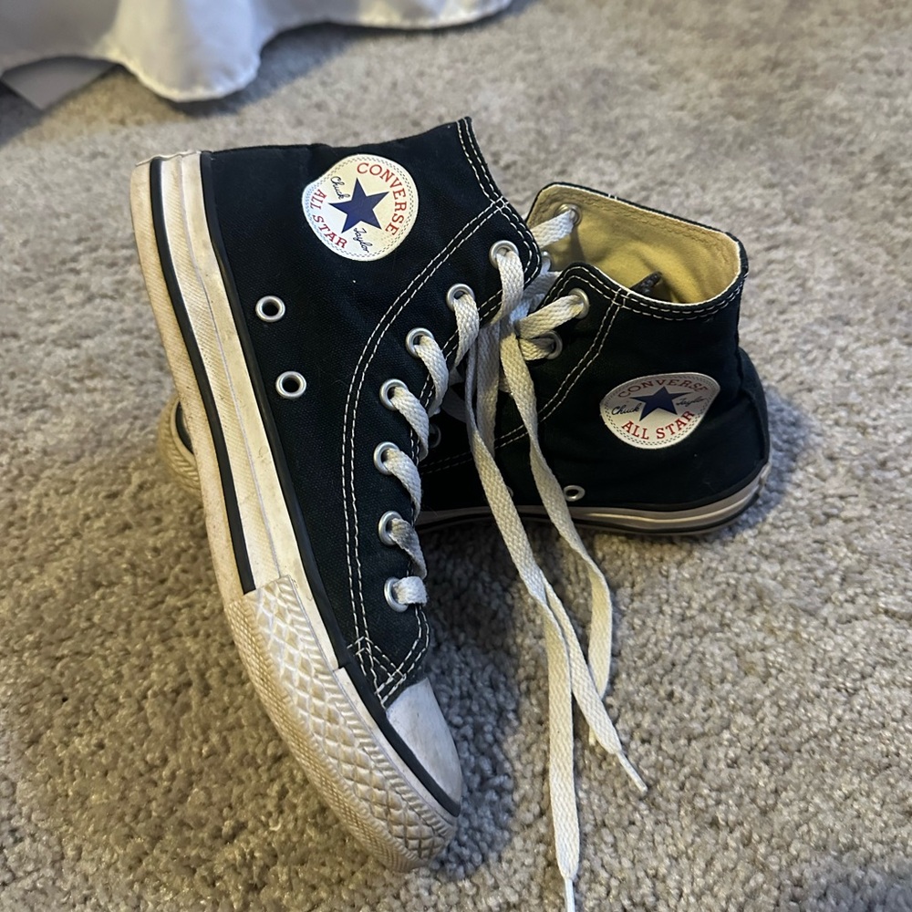 Converse Chuck Taylor All Star Classic Kids Hightop Sneakers